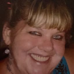 Suzanne Decker